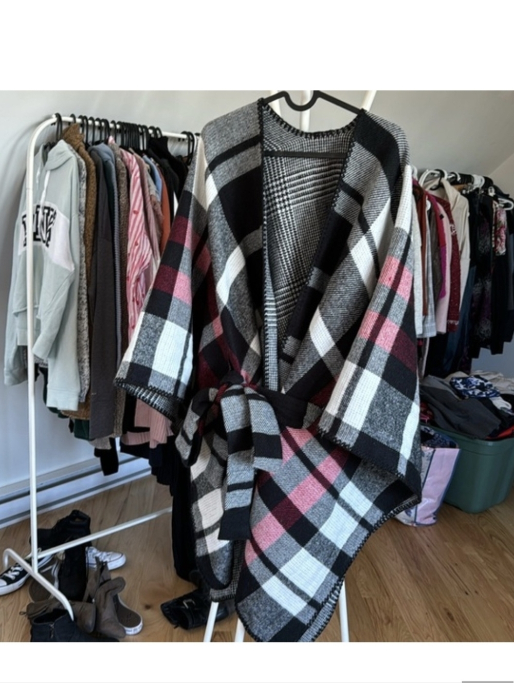Reversible Blanket Shawl With Tie